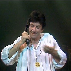 953K views · 4.2K reactions | ..Un cavallo di battaglia che Proietti ha portato nei suoi spettacoli fino alla fine, ma questa versione del 1982 è unica, irresistibile, la più carica di espressioni e gag...nessuno sarà mai come te Giggi de Roma nostra李李李 | Trastevere App | Facebook