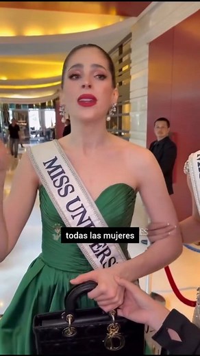 💥 Fátima Bosch abandona la reunión de Miss Universo tras ser insultada | #MissUniverse2025 La calma se rompió en Tailandia. El director ejecutivo del concurso Miss Universo, Nawat Itsaragrisil, protagonizó una confrontación directa y explosiva con Fátima Bosch (Miss Universo México 2025). #NawatItsaragrisil #FátimaBosch #MissUniverso #MissUniverseMexico #Escándalo #Controversia #MissMéxico #ReinasDeBelleza #Tailandia | Nayeli Panders