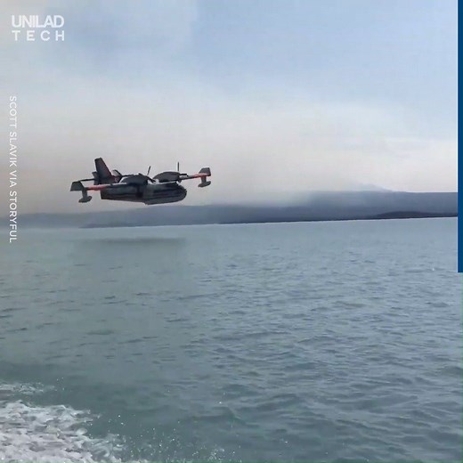 This super scooper aircraft fills its 6,137L water tanks in a few seconds, thanks to the immense skill of the pilot ✈🤯 | UNILAD Tech