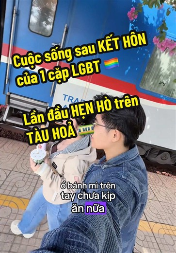 Trả lời @Cô Út Bán Thịt Heo Cuối cùng lời hứa 6 năm trước cũng đã được hoàn thành 🫶🏻🤎🚃 #ponlonton #lgbt #couple #taulua #fyp