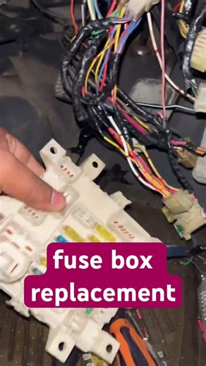 Suzuki cultus old fuse box replace #noorcarac #automobile #fuse #hondacars #Fuse box#repair #reels ￼