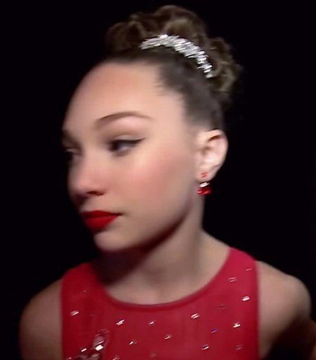 Maddie and Mackenzie Prepare for Emotional Last Duets