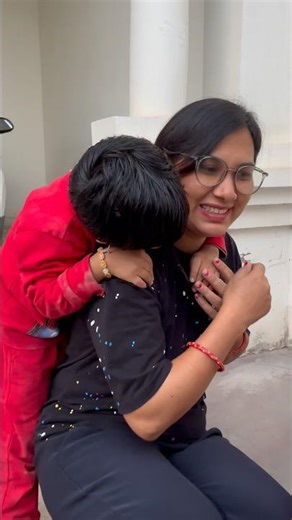 Mamta Ka Pyar: The Cutest Mother-Daughter Moment 🥹
