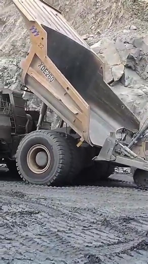 Heavy Equipment Crazy Action! 💥 Excavator - Dozer - Loader Compilation! DESCRIPTION Massive machines going full power! From excavators digging like beasts, dozers pushing through the toughest ground, and wheel loaders loading non-stop. If you love heavy equipment action, this one is for you! 👇 Comment your favorite machine in this video! 👇 Don’t forget to Like, Share & Subscribe for more heavy machinery content! 🚜⚡ #HeavyEquipment #Excavator #Dozer #WheelLoader #ConstructionLife #fblifestyle