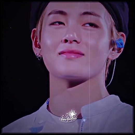 He is so handsome+pretty 🥹🎀 #tae #taehyung #editcommunity #virworldshorts