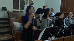 AL CONTEMPLARTE EN LA CRUZ ( COVER) Canta: Stephanie Frías ft. Coro Adoremos | Católico Cántale