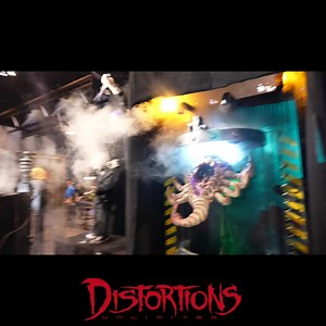 Alien Parasite animatronic breaks free from its containment unit! Love catching the scares at our Distortions Unlimited - Official booth at the Transworld Halloween Show! | Distortions Unlimited - Official