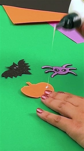 🎃 Easy Halloween Color Matching Game for Kids | Crayola Craft
