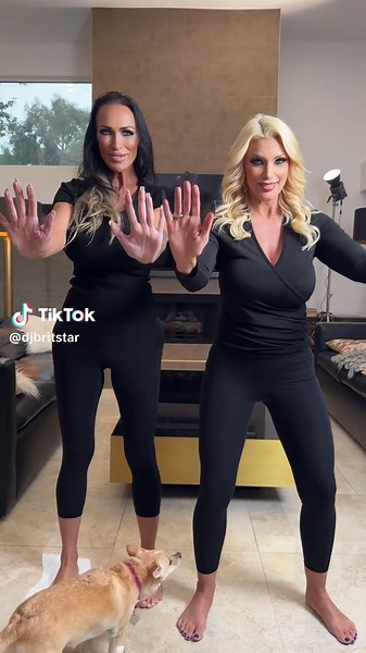 This is what the job entails so @RealMandyBright and I are just making sure to get our exercise on while my little Sophia is coaching us and making sure that we are not cheating and really dipping down into our squats LOL #brittanyandrews #brittany