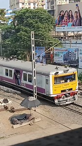 Howrah Local Train Arriving Konnagar Station... #reelsviralシfb | Rail Fan Nandani