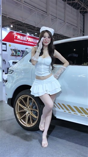 Auto Show Moments | This Car Show Model Stole All the Attention
