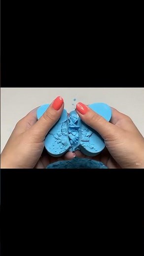 Sky blue Butterfly chalk crushing #asmr #relaxing #chalkasmr #satisfying #chalkcrushing #butterfly