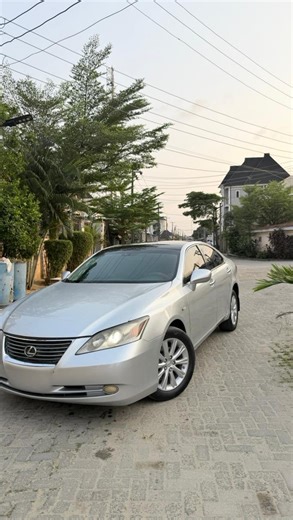 KDAUTOS NIG LIMITED on Instagram: "2009 LEXUS ES350 REGISTERED 🇳🇬🇳🇬🇳🇬 PANORAMIC ROOF AUTO FOLDING MIRROR EXCELLENT CONDITION PRICE : 9.8M LOCATION: LEKKI AJAH Contact ☎️ : +2348035612701 NATION WIDE DELIVERY 🚚 #kdautosniglimited #lagos#cheapandaffordablecars #ajah #2009LEXUSES350"