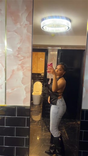 Spotless Reflections: Cleaning a Dirty Mirror