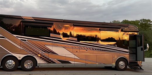 Couple With $1.35M Newmar RV Stumbles Upon Huge Possible Lawsuit, Government "Is" Involved