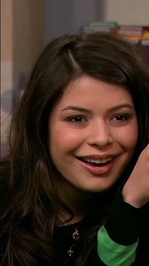 iCarly scene #icarly #carlyshay #sampuckett #victorious