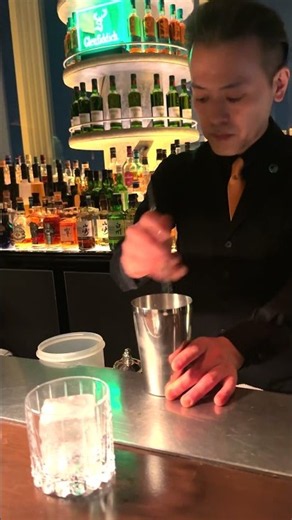 バーテンダー石垣忍 in リッツカールトン東京、ラスティネイル / Shinobu Ishigaki in The Ritz-Carlton, Tokyo | Rusty Nail