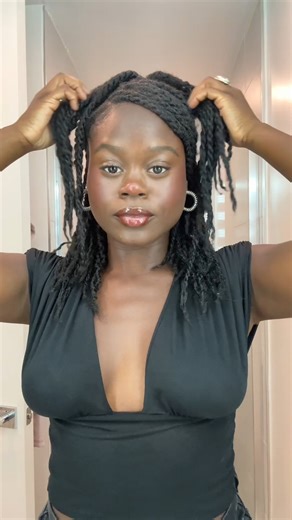 Sienna Naturals by Issa Rae + Hannah Diop on Instagram: "Date night ready with Iesha 🔥💚 Hair? 10/10. The date? 7.5/10, respectfully 😉"