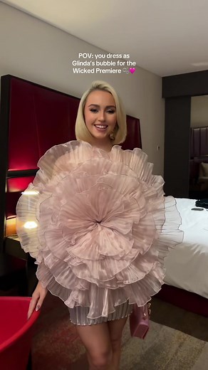 Wicked Movie 2024 Premiere at Universal Pics ANZ: Glinda's Bubble Dress POV