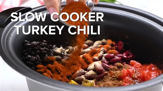 1.3K views · 11 reactions | This Turkey Chili is SO good it even won awards! This healthier chili recipe is loaded with tender beans, lean ground turkey, and the perfect blend of spice. RECIPE HERE: https://houseofyumm.com/crockpot-turkey-chili/ | House of Yumm | Facebook