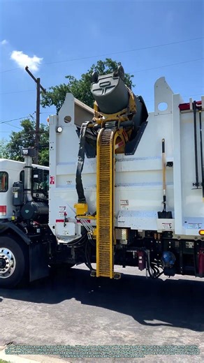 Efficient Waste Management: How Recycling Trucks Keep Cities Clean