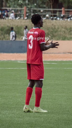 Bonne et heureuse année année à vous tous qui me soutenez de près ou de loin. Chaque geste , chaque moment, chaque mots à mon égard est unique et important dans chaque pas que je pose. Merci à vous pour ce soutien indéfectible que vous portez à mon égard #pourtoii#Football #followers#@KRC Genk @Ligue 1 McDonald’s @Binjamin DOTO @Nuella😍🎊💞🦋 @Jack…@7 @Akpamatobé vi 21🇧🇯 @CLÉ SMART ⚽🙏 @⚽️1Dame2💍❤️