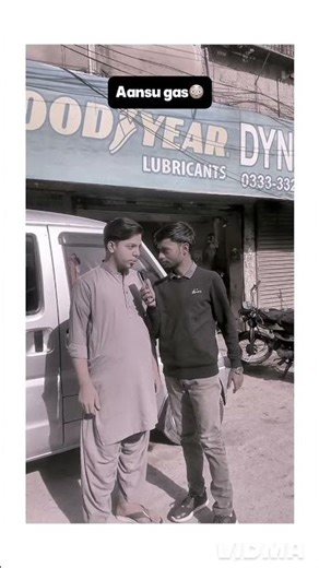 Insan sans kase lata ha 😂 #funny #viral #funnyinterview #shorts #short #viralvideos #yt