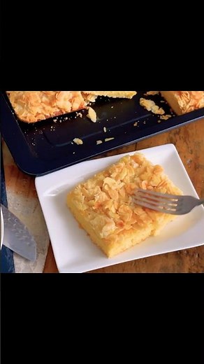Butterkuchen vom Blech, ohne Hefe. Das ganze Video & Rezept auf meinem Kanal.