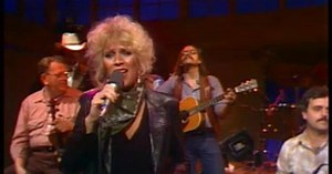 Melanie Rosales sings