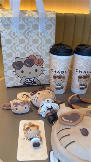 快乐小P on Instagram: "🇲🇾CHAGEE X Hello Kitty联名太可爱了😻 #chagee #霸王茶姬 #快乐小p #凯蒂猫 #hellokitty #马来西亚 #周边 #可爱 #chagee周边 #马来西亚博主 #海外博主 #开箱 @my.chagee"