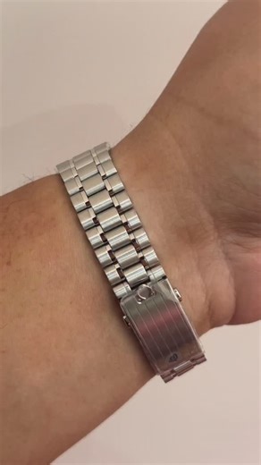 First word that came to mind when I saw the new @omega Speedmaster reverse panada was “stunning”! The best comparison I can give is if the white Speedmaster and black lacquer Aqua Terra had a child… this would be it. Thank you as always to the lovely team at the Omega Boutique at Bellagio, especially Claudia and Jeremy for offering to unwrap the watch for this shot, thank you! #omega #speedmaster #reversepanda #watchenthusiast #watchesofinstagram | Omega Bond Watches