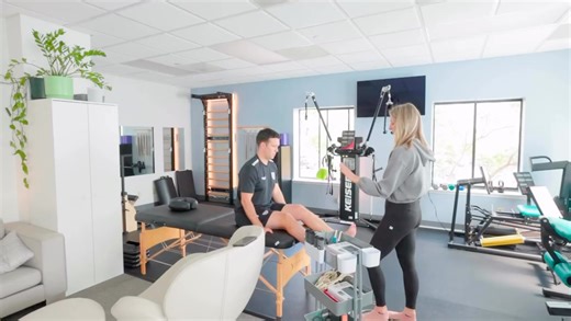 𝗔𝗧𝗧𝗡: 𝗔𝗹𝗲𝘅𝗮𝗻𝗱𝗿𝗶𝗮 𝗹𝗼𝗰𝗮𝗹𝘀 𝟯𝟬 𝗹𝗼𝗼𝗸𝗶𝗻𝗴 𝗳𝗼𝗿 𝗮 𝗻𝗲𝘄, 𝗻𝗮𝘁𝘂𝗿𝗮𝗹, 𝗻𝗼𝗻-𝗶𝗻𝘃𝗮𝘀𝗶𝘃𝗲 𝘄𝗮𝘆 𝘁𝗼 𝗳𝗲𝗲𝗹 𝗹𝗶𝗴𝗵𝘁𝗲𝗿, 𝗿𝗲𝗰𝗼𝘃𝗲𝗿 𝗳𝗮𝘀𝘁𝗲𝗿, 𝗮𝗻𝗱 𝗺𝗼𝘃𝗲 𝘄𝗶𝘁𝗵𝗼𝘂𝘁 𝗻𝗮𝗴𝗴𝗶𝗻𝗴 𝗽𝗮𝗶𝗻. If you’ve been dealing with stiffness, low energy, chronic tension, or slowed recovery… this is your sign. On December 6, we’re hosting a Flowpresso Nuex Demo Day so you can experience two breakthrough wellness technologies in one visit. 𝗪𝗵𝗮𝘁’𝘀 𝗙𝗹𝗼