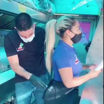 how smart ppl touch girl butt