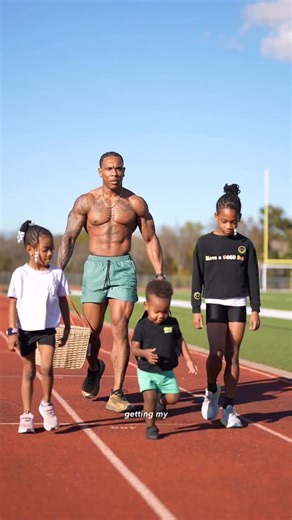 Darryl Williams on Instagram: "I’m a veteran, husband, and dad, that’s committed to showing up each and every day. And one way to make wearing so many different hats possible, is keeping it simple. That’s why I partnered with @try_create_ . Their creatine gummies make it simple to stay consistent on the go. No powders. No mess. Just grab and chew. It’s clean, made with Creapure®, and helps me perform better in the gym and recover faster so I can show up fully for my family. They also offer 25% o