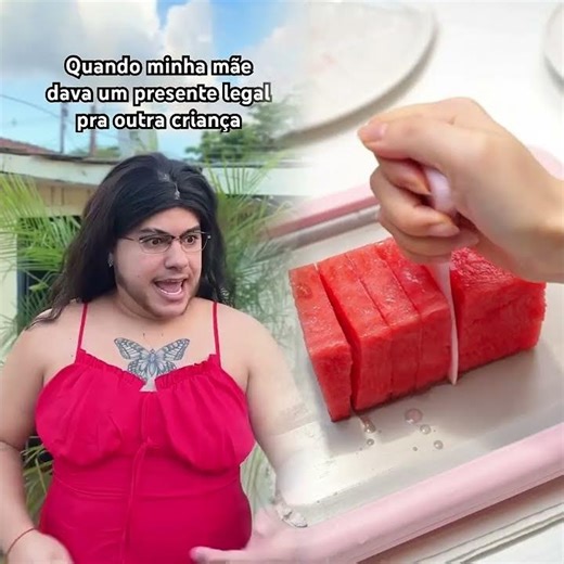 QUANDO MINHA MÃE DAVA UM PRESENTE LEGAL PRA OUTRA CRIANÇA
