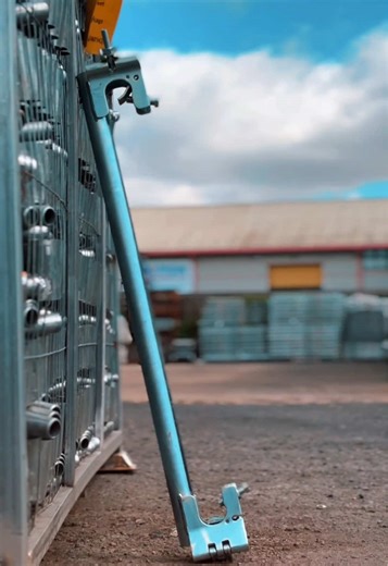 Built for speed, strength, and precision — these are your scaffold essentials. Ready-Lock Transoms – 4’ & 5’ Board Extendable Transoms – (4 3) & (5 3) Board Designed for quick setups, fewer components, and perfect alignment every time. DM us for stock list & quote. #Brisko #ScaffoldEssentials #Transoms #ReadyLock #ExtendableTransoms #SiteReady #BuildWithBrisko