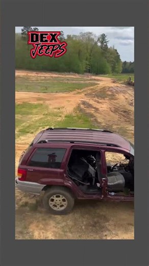 Link in bio to test drive this epic remote control jeep! 🚗🛠️