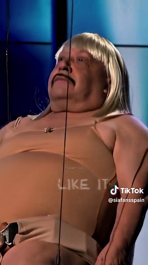 Sia's Iconic Performance of 'Chandelier' on Chelsea Lately