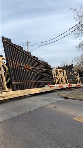 Whole Pieces Of Lionel Track, Life Size Model Train CSX, JawTooth shorts