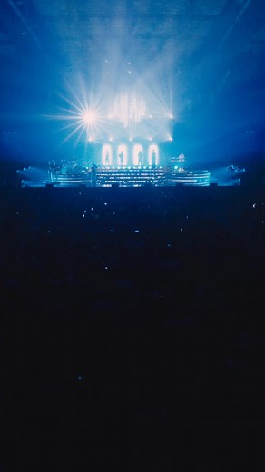 Préparez-vous à une expérience immersive et émotionnelle unique en son genre, à travers les chansons intemporelles de Céline Dion ! Redécouvrez son univers musical dans un spectacle à couper le souffle, porté par 4 artistes aux voix uniques. | Le concert extraordinaire