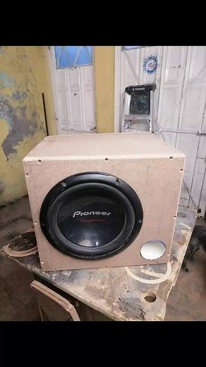realizando la caja para un sub wofer 10 pulgadas Pioneer ya solo falta forrarlo! #graciasporsupreferencia #instalacionesmikecaraudio #locosporelcaraudio #mikecaraudio #pioneer