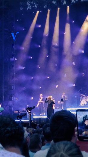 2025 sluit je perfect af met hét concert van het jaar! 🍾🔥 DI-RECT: Live in de Kuip | Vanavond om 21:50 | Veronica TV