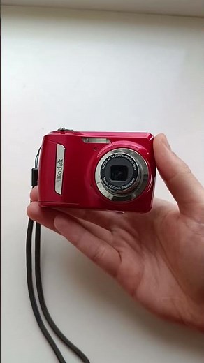 🔴 Red digicam core — Kodak EasyShare C142 compact digital camera #Y2K #2000s #Digicam