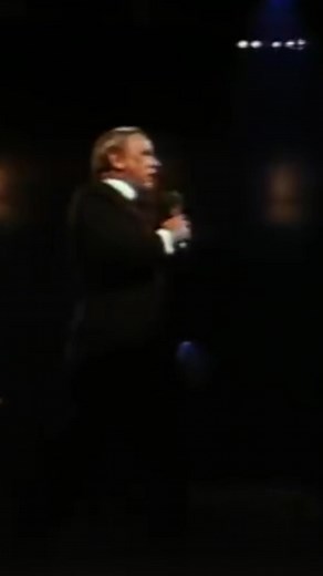 He always did it his way! Frank Sinatra performing “My Way” at the Madison Square Garden in 1974 🎤 | Frank Sinatra