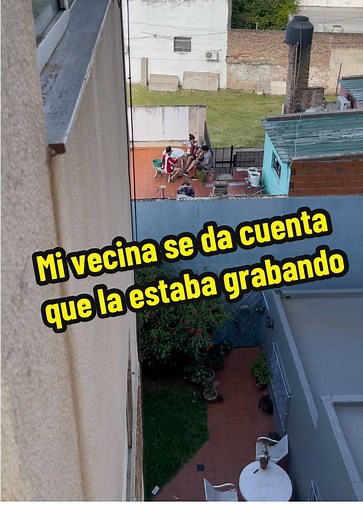 Grabando a mi vecina a escondidas: ¡Ella se dio cuenta!