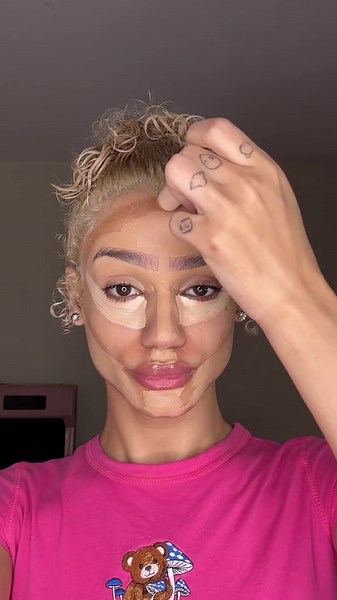 Unusual Makeup Technique Test – Not My Style but Fun to Try