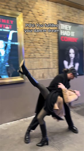 @Mark Ballas it was the pleasure of my lifetime to dance with you on the streets of NYC 🍎 #markballas #whitneyleavitt #chicago #dwts #nyc