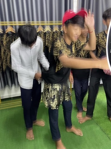 Lg ha p’o2😂@Fb: យ៉ា និត