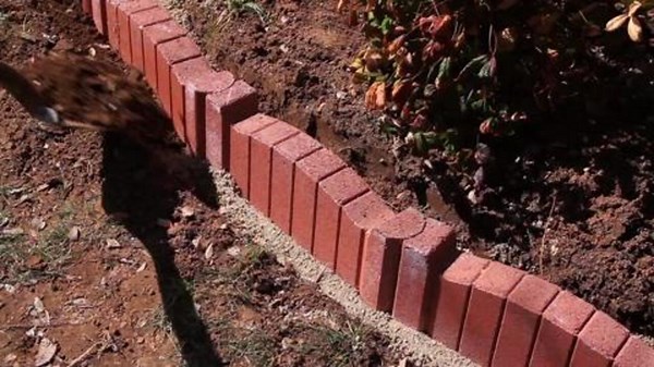 Pavestone Edgestone 12 in. x 3.5 in. x 3.5 in. Limestone Concrete Edger (288-Pieces/282 sq. ft./Pallet) 93008