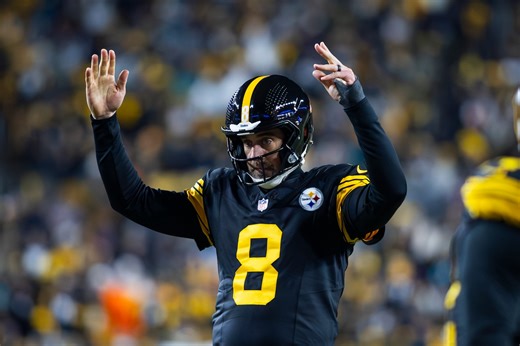 Aaron Rodgers drops a blunt update on his future with the Steelers